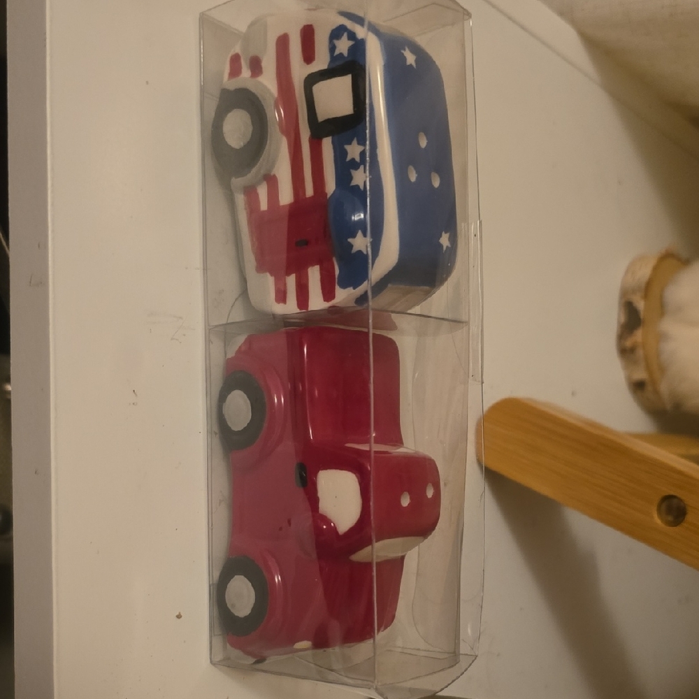 Salt & Peper Shaker - Amerucan Classic Red and Blue